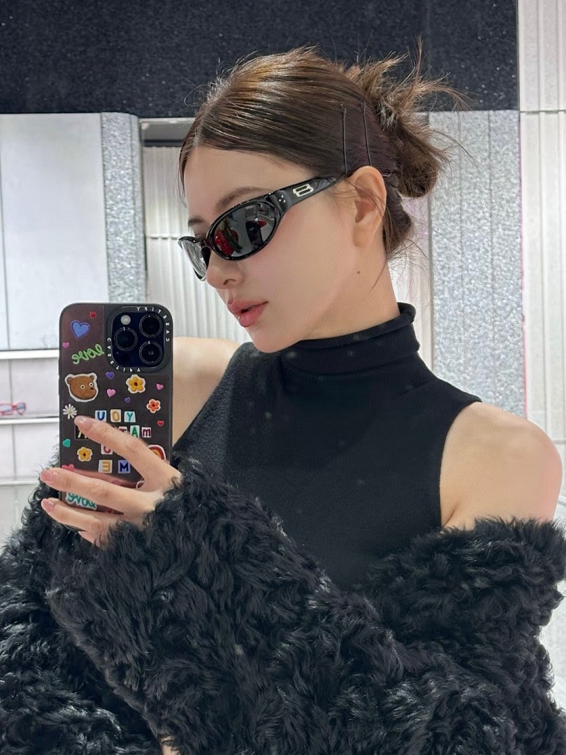 Gentle Monster Black Sunglasses